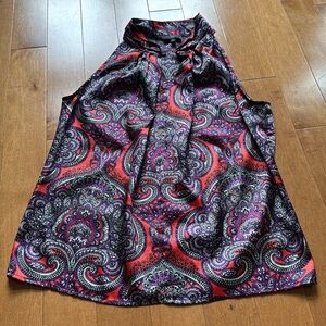 The Limited Sleeveless Shell in Small